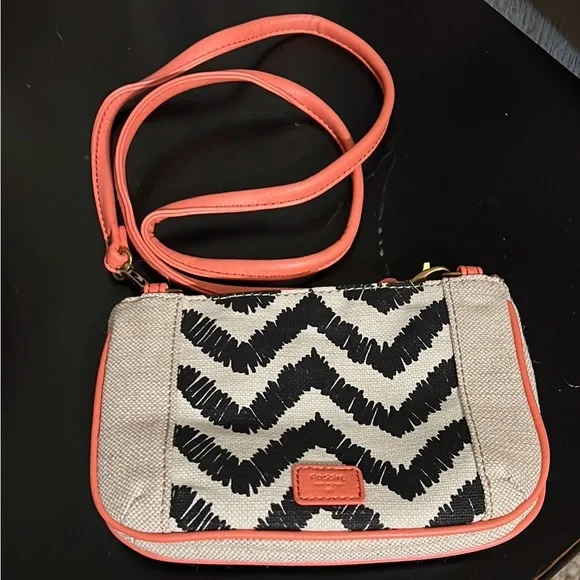 Fossil Zigzag Pattern Crossbody Bag NWT - Picture 1 of 7
